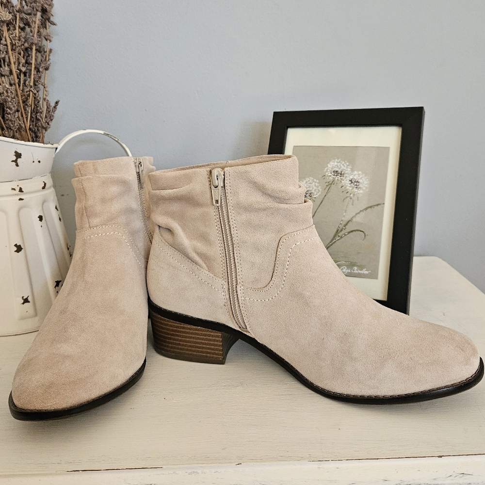 Vionic Tan Suede Ankle Boots Booties Sz 8.5 EUC - Picture 5 of 11